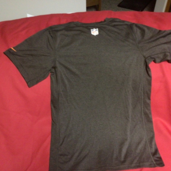 NFL CLEVELAND BROWNS tshirt - Picture 2 of 2